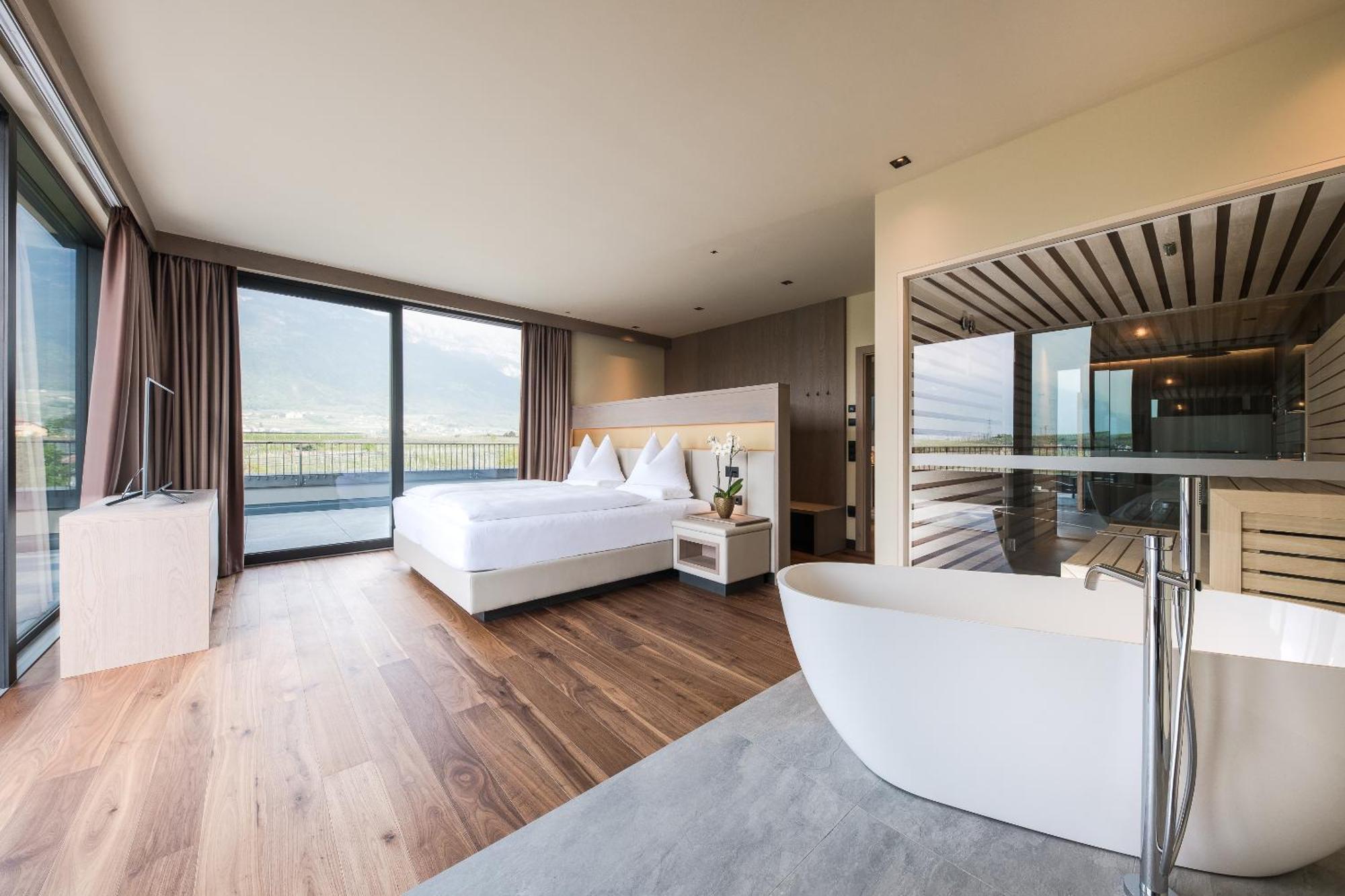 Weinegg Wellviva Resort 阿皮亚诺苏拉斯特拉达 外观 照片
